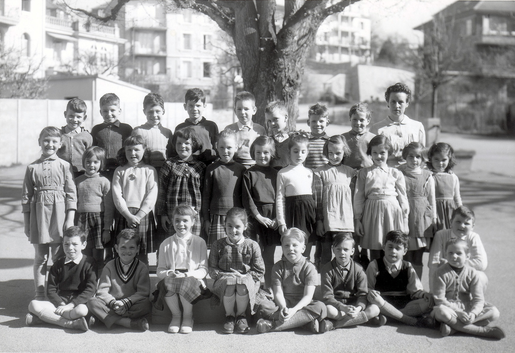 Photo de classe primaire, degré inférieur 1P, Petit collège de Cour à Lausanne.